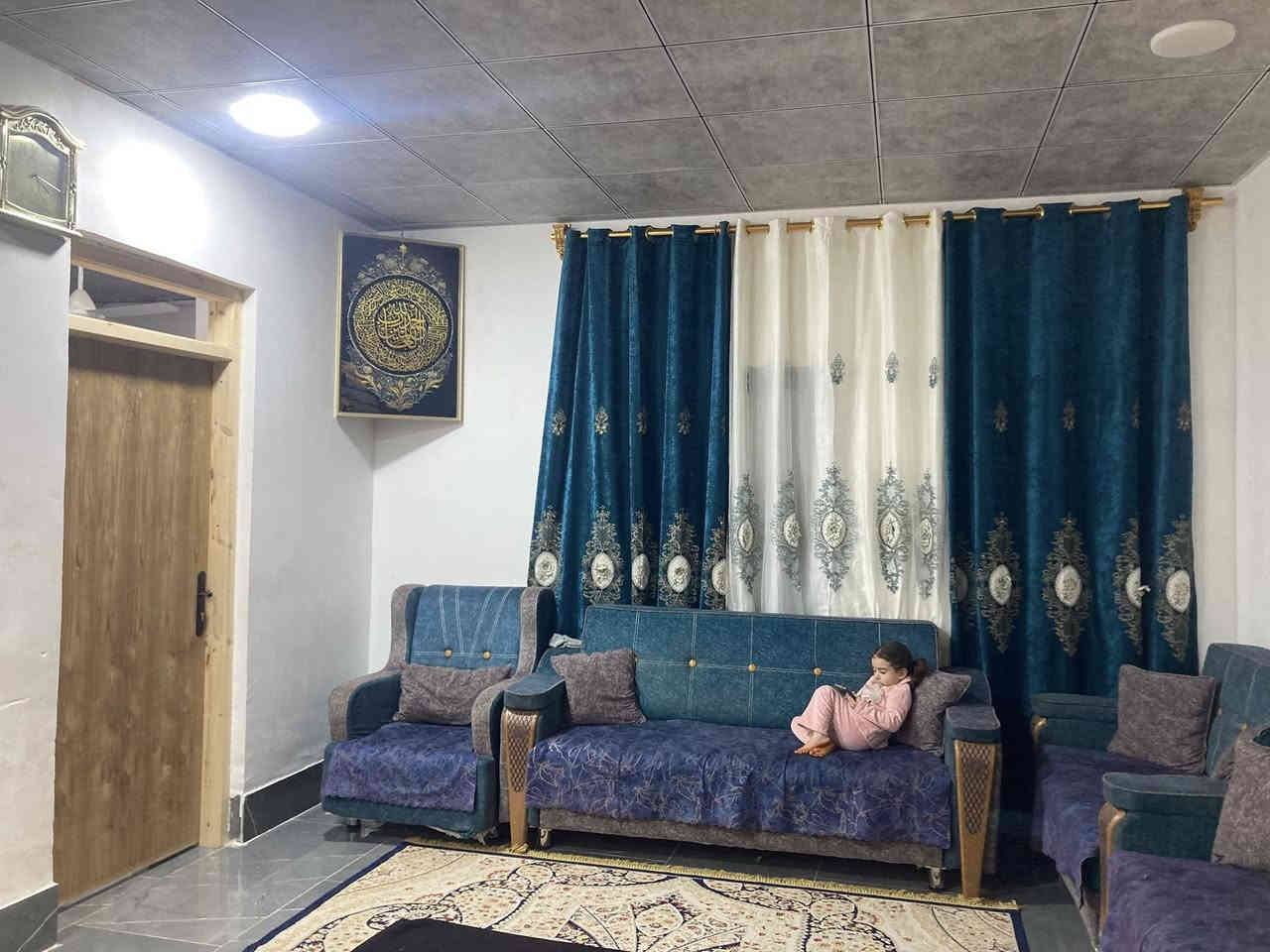 دار تجاوز  معروض للبيع مساحه 221 وجه 13 متر نزال 17 متر يحتوي صاله وغرف عدد 2  مساحة الغرف 4*4 مساحة الصاله8*4 
خلف شارع المعارض السايدين سعر 63،000،000 مليون بيع نقد 
ويرهم مراوس لاستفسار 
*********** او مراجعة مكتب الفرات ام سنتر دلاليه
