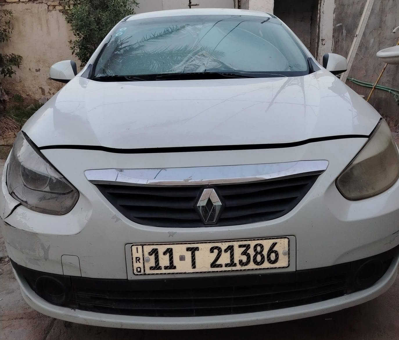 سلام عليكم رينو موديل 12 كير محرك  شرط مكفولات  تبريد ثلج  حداديه جديده  من الطول لطول شاشه كامره رقم بغداد نكليزي سنويه وهزه جديده سياره ع وضع الشركه بيهه جاملغ امامي فقط مكاني السياره ديوانيه السعر 65 وبيهه مجال للستفسار ***********
