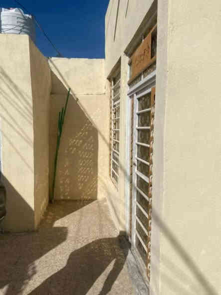 مكتب ولايه علي 

بيت للبيع المساحه 100متر زراعي سند 25 بنيان جديد  

أساس تجعيب بنيان بلوك سقف عكاده

يحتوي على غرفه وصاله واستقبال. صحيات داخليه + خارجيه ولمكشوفه وطارمه 

 مع البيت تانكي مي وماطور  جديد وخط مولده واصل 

 العنوان البراكيه شارع المعمل خلف جامع الخزاعل 

السعر المطلوب 20 مليون 

للاستفسار اتصال أو واتس اب 
***********
أبو علي
