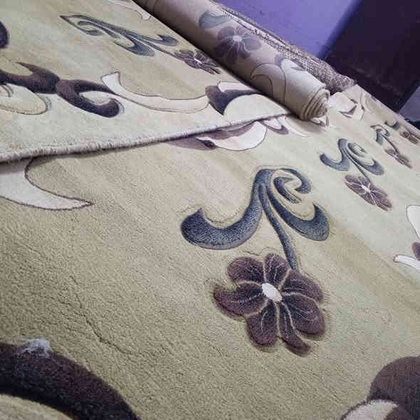 مدات.للبيع  سعر 40.طول 5امتار  
وبيه مجال  العنوان كركوك حي العروبه قرب جامع الامام علي  
0770 756 7135
