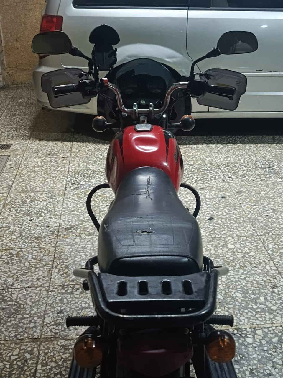 سلام عليكم دراجه بوكسر للبيع موديل 22سنويه ورقم تحويل ثاني يوم دراجه تجفيت شركه دراجه خير من الله كهربائيات كلها شغاله دراجه خير من الله نقصها بس لصينيه مال زنجيل سعرها مليونين وميه ***********عنوان الامين ثانيه شارع نواب
