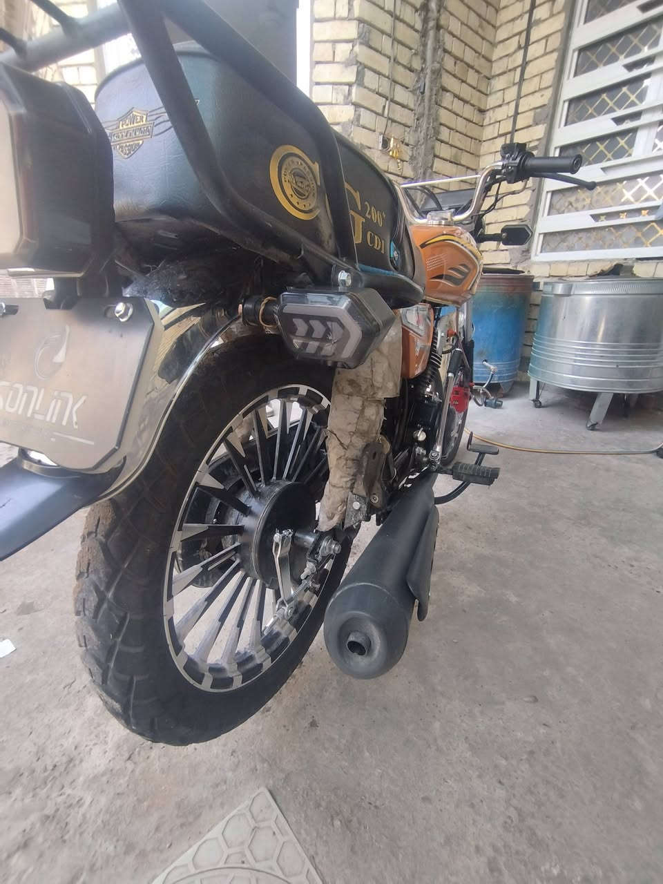 سلام عليكم للبيع دراجه سيفان مديل 2025  مكينه 200 سيسي جديده كلش كفاله عامه      مامشتغله دليفري ابد تفر العراق كله تفحص الله شاهد سبحانه ماممدوده عليه  جديده كلش سعره (875) وبيه مجال بيه اوراق مكاني بغداد حي الفرات ***********
