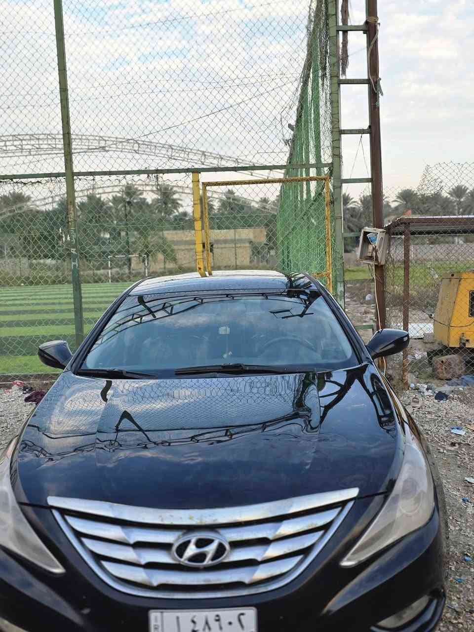 سوناتا موديل 2013 رقم كربلاء بأسمي
مكفولة من الصبغ والتبديل 
ربع البنيد وراجع بارد
أربع بصمات تشغيل وابواب وحنطة
تاير 16
مكينه 2000 أقتصادي 
تحكم ستيرن
رياضي شفتات ستيرن 
كشنات بلادي  قماش رصاصي مغلف جلد قابل للرفع
كشنات تدفئه + كهربائي
تبريد ثلاجة شغال وضمان 
تدفئه شغال 
مكان السيارة بابل
السعر 120 ورقه 
هاتف ***********
