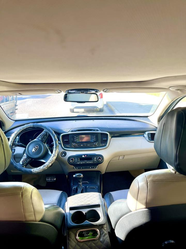 سورينتو 2016
6سلندر خليجي 
فول مواصفات
بانوروما
بصمة 
تحكم ستيرن
كشنات جلد
تدفئة كشنات
كاميرا خلفية
حساسات امامي خلفي
كشنات كهربائية
السعر 227 وبيهة مجال للتواصل
***********
