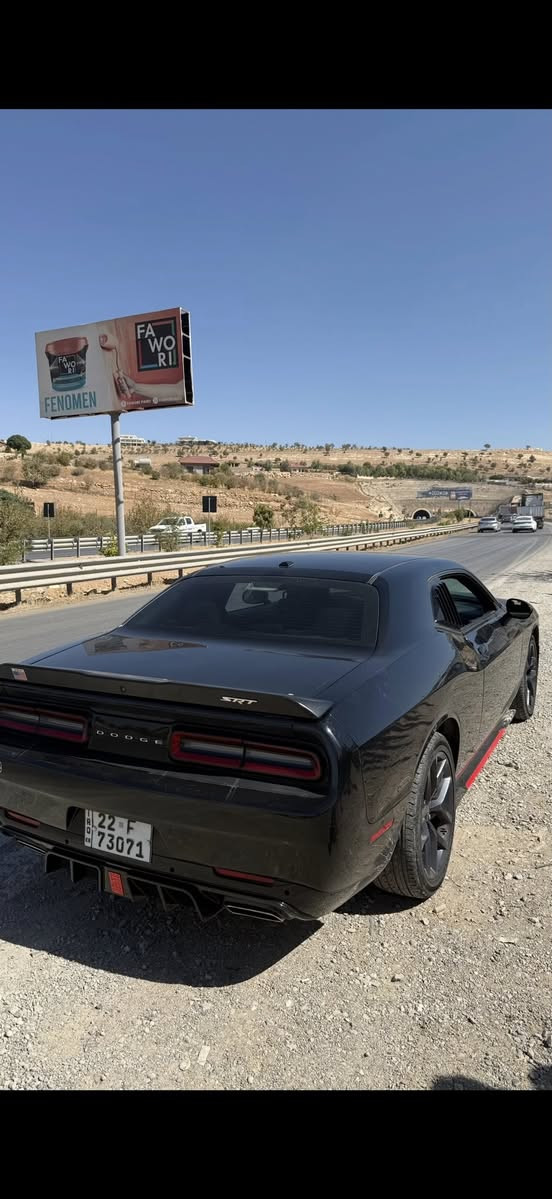 جالنجر SXT
موديل 19 

حادث امريكا 3 قطع وبالعراق صار بيهة باب سايق وشويه من الجاملغ الخلفي 

عليها دبات H2 

برمجة صرفية وبرمجة مراوح كاملة 

*********** متواجد فقط واتساب وسيمكارت

142  عليهة غرامه 5 أوراق تنزل من السعر
