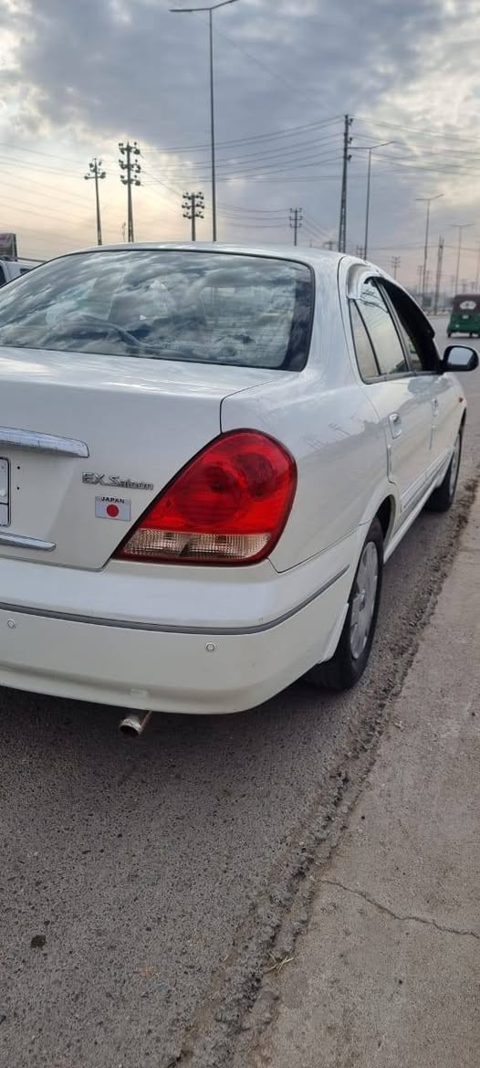 نيسان سني موديل ٢٠٠٦ 
مكفوله ما عده بارد بسيط بالجاملغ 
كير  اوتماتيك مكينه مكفول
تبريد شغال ثلج 
 رقم بغداد 
السعر 100
ميسان -المشرح
***********
