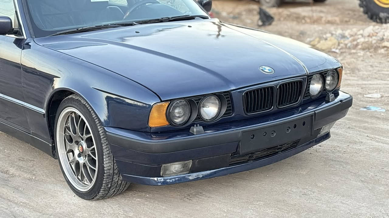 سلام عليكم الحلوه للبيع بلعافيه علا الياخذها سياره مال جناي وبأسمي
525مسكر عدل اصل 1992 رقم كربلاء بأسمي نكليزي هزه جديده سنويه لنهايه 29 مصبوغه حزام القماره بلاديه قطره صبغ مابيها مكينه كير شرط بجيس ومن تشغلها ماتسمع صوتها تبريدها الحديث مو مثله بلبروده ثلج شرط كهربائياته كلها شغاله كلوب مابيها نقص لايت زنون عالي ناصي كشنات جلد تحكمات كهربائيه كل الوضعيات شغاله حتا مال تجوه راس كهربائيه وشغاله جام كله يصعد وينزل تدفئه كشنات شغاله 3وضعيات قياده شغاله كيجات الدشبول كلها شغاله غرفتها بجيس سياره مامتعوبه مال جناي مو مال بياعه شرايه وكلساع يم واحد هاي سياره كلشي كتلك بي هنا تجي اذا لكيت اختلاف شعره كروتك روحه رده عليه وعليها ويل كرن الغزال 18تو سايز وسياره صبغتها بلاديه بيها شذرتين بشمس تصير بنفسجيه بلفي اسود كحلي واكسلها تمشي معدل 160رونك 3جوه 
 سياره صدك تسوه ومامعمره بس مصبوغ حزام (فقط نقصها دعاميه خلفيه فقطط)وموجوده مالتها بس بيها كسور اليعجبه ياخذها وياها ويصلحها 
السعر 73وبيها مجال الشراي يشلع عيوني 
رقمي ***********
