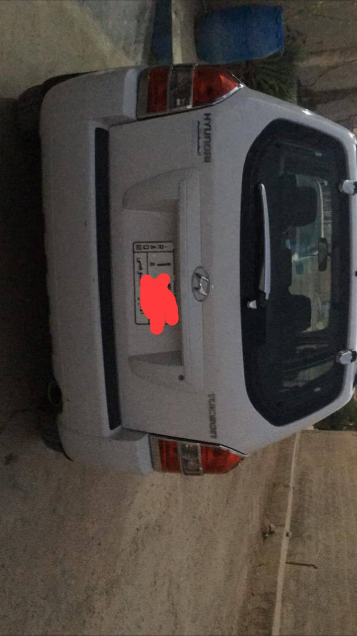 توسان موديل ٢٠١٠ خليجي ٤ سلندر دوش محرك كير كفالة بدون بارد بدون تبديل فقط رصعة بالجنطة موضحة بالسونار السعر ١٢٥$ 
***********
