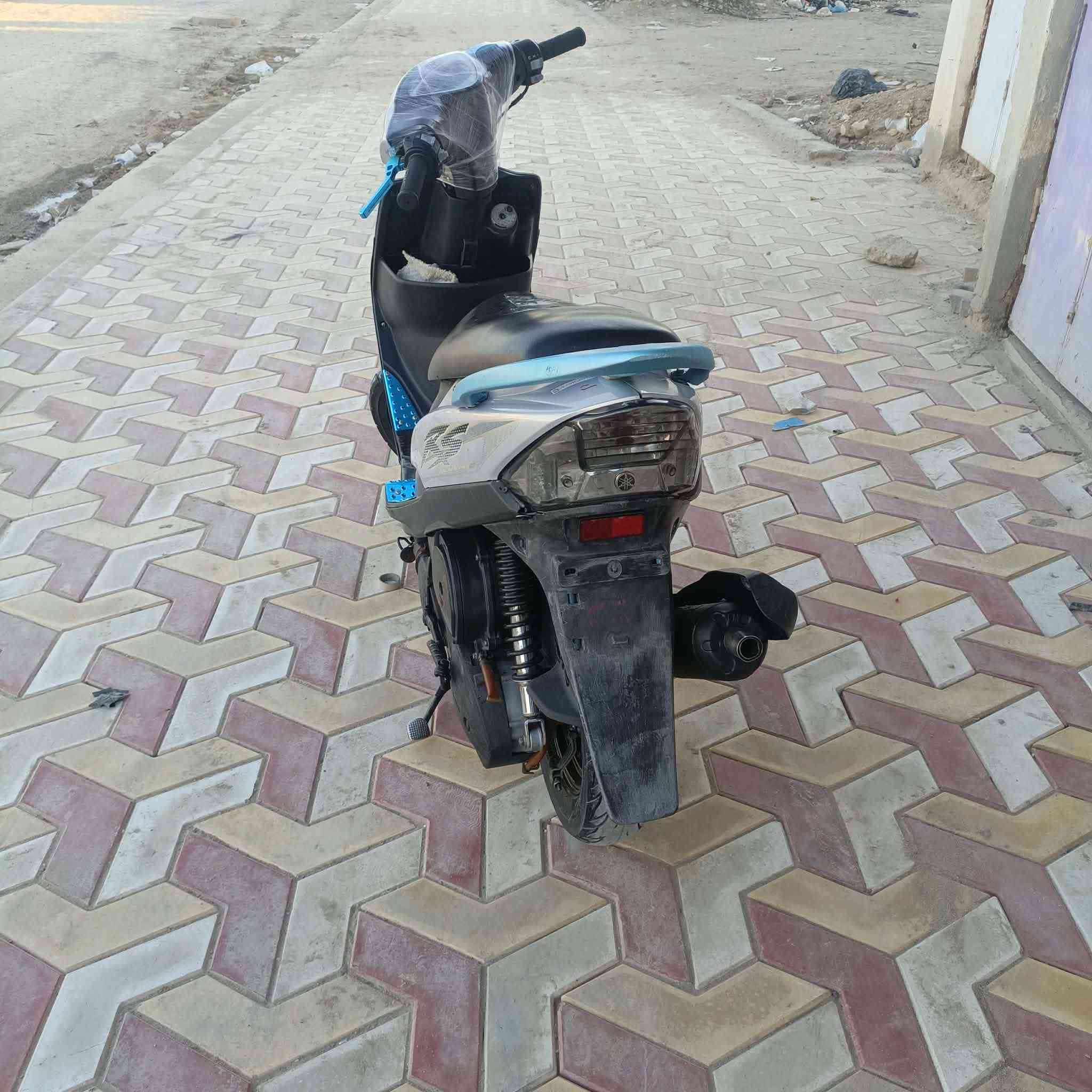 سلام عليكم ماكس عدله وكاله فول نعومه محركه 49 بلادي شركه دراجه خير من الله مفوله مال جناي مامتعوبه كفرات بلادي ختم واحد السعر 800 وبيه مجال اتصل  أو خاص***********
