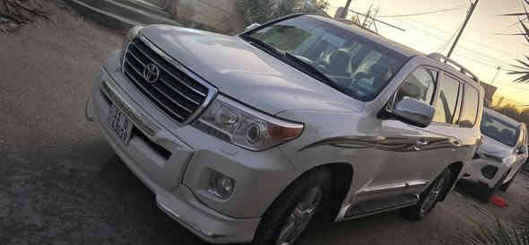 السلام عليكم 
لاندكروز جكساره ٢٠١٣ بريم فول مواصفات مكفوله عدى بارد بسيط كد ٤ اصابع
رقم بغداد انكليزي بأسمي
ماشيه 109 الف
للاستفسار ***********
ملاحظه غير متواجد على النت كوفة
