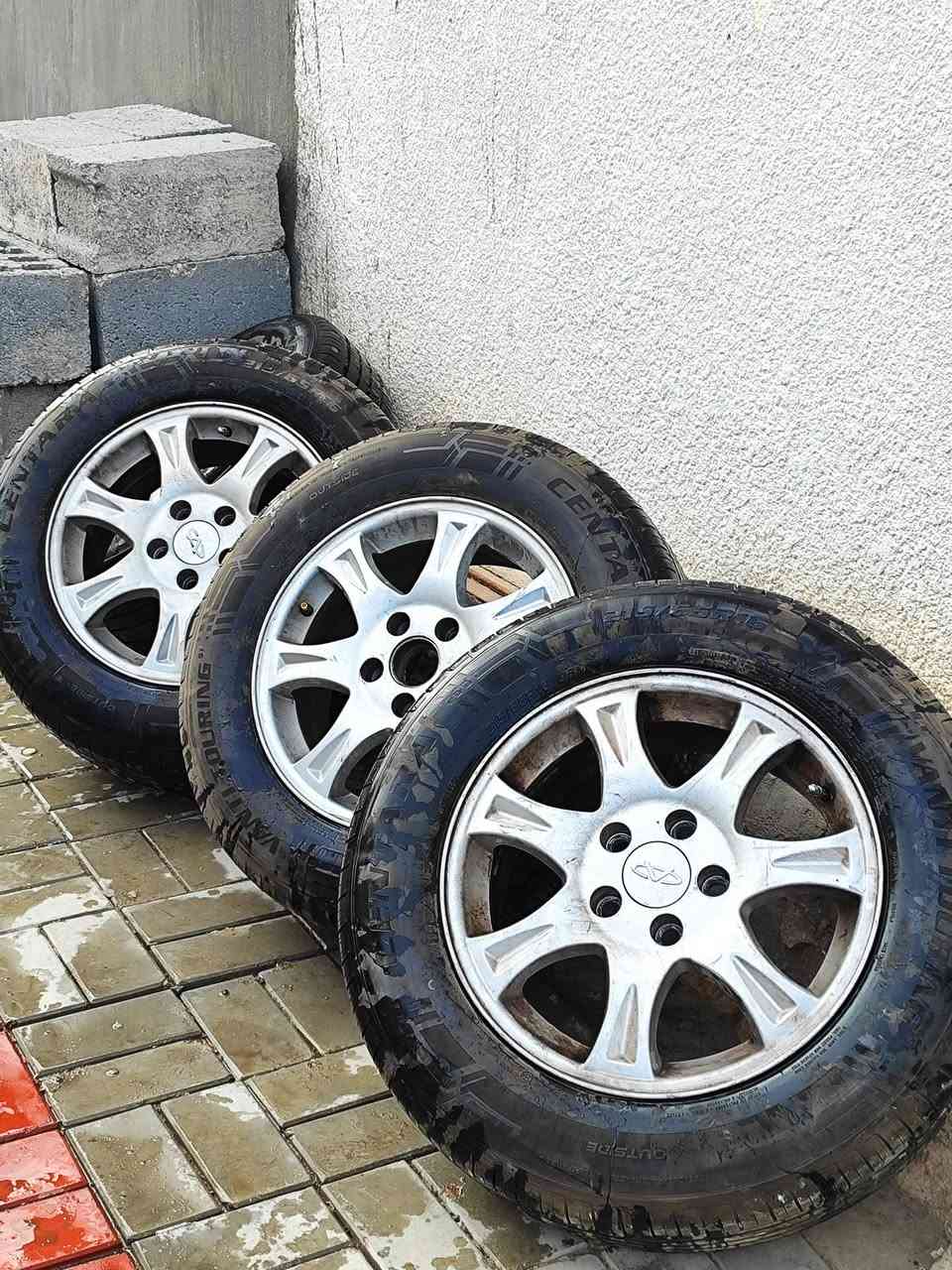 سلام عليكم تخم  تايرات جدد اب معنى الكلمه للبيع حجم ١٦ مال تيكو تريد هنه وال وياله تريد بس تايرات سعرهن ٢٧٥ الف مكانهن كربلاء للتواصل ال اتصال على الرقم ***********
