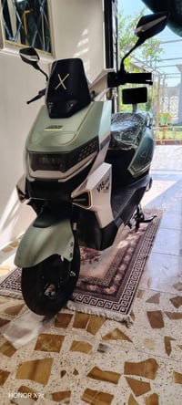 دراجه شحن  للبيع 1,سرعه تتراوح مابين 70،75 2,نضام بك خلفي  3,دبال اشار...