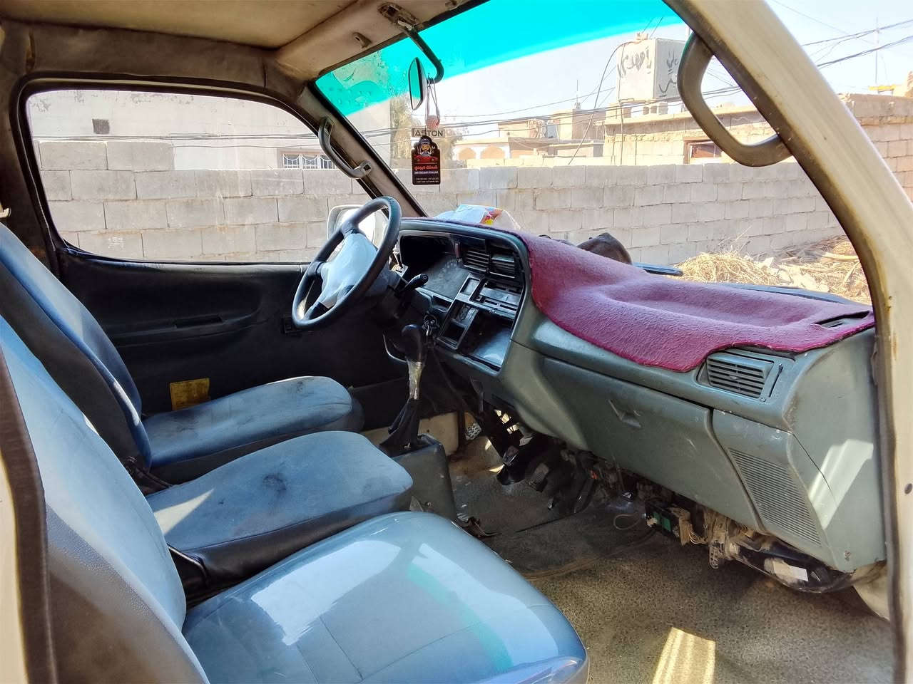 للبيع جنبي 2010 رقم نجف بأسمي سياره نضيفه كشر شواصي كير اكسل ع بلاد محرك بي تنقيص قليل كل سبوع لتر، مصفره هيئه وغرامات سنويه ل 30 السعر 65 وبيه مجال لاتصال هذا ***********
