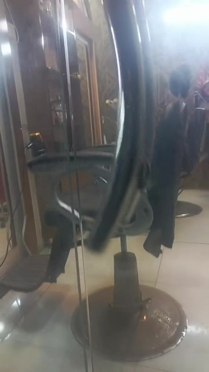 سلام عليكم صارت عندي شغله وعزلت محلي ول محل جاهز من كلشي وكلمن وسعره مستعجل عله بيعتهن عنوان كربلاء حي الغدير رقم ***********
