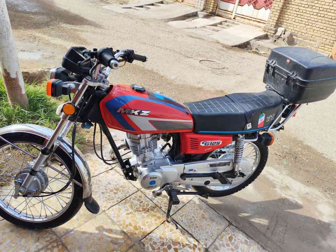 السلام عليكم
دراجة مال إيران mkz بعدها جديدة ما ماشية  مسوينها أوراق مبدلين شاصي وكيلها سيد خلدون السعر١١٠٠وبيها مجال للشراي *********** 
لاتكلي امسح المنشور أنه جايك
