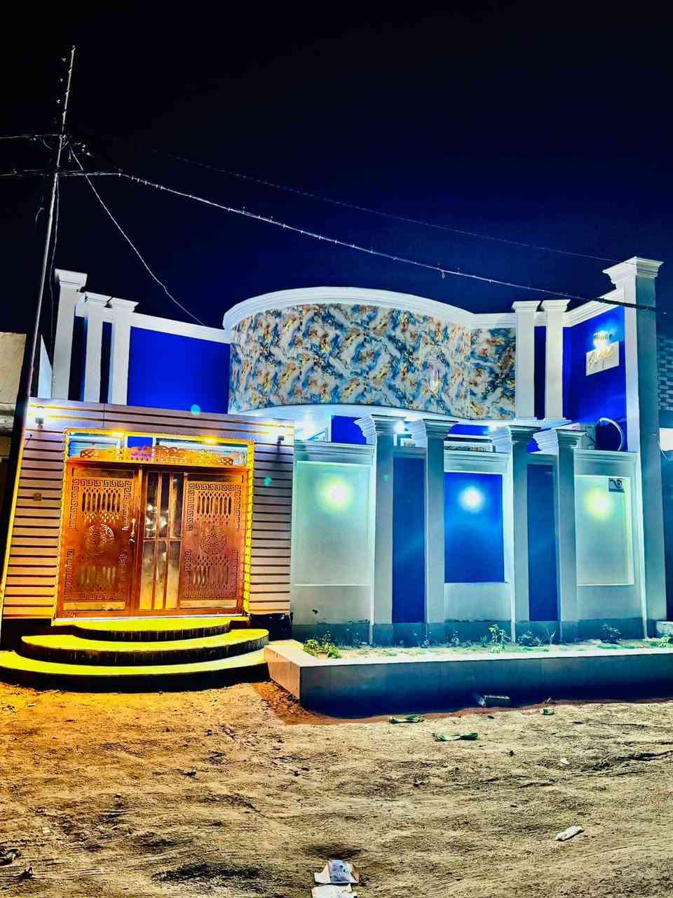 يا الله بيت للبيع مساحة 200متر
 طابو صرف سند بسم المالك 
يحتوي على غرفتين وصالة ومطبخ 
ستقبال صحيات منور بناء حديث 
طابوك نهروان صب مركزي بناء جناي 
شارع 15 10xحرف T العنوان النجف حي مجمع بيتي 2 
مجاور  مجمع الميرات 
السعر 128وبي مجال 
باقي التفاصيل ***********
أساور للعقار @
