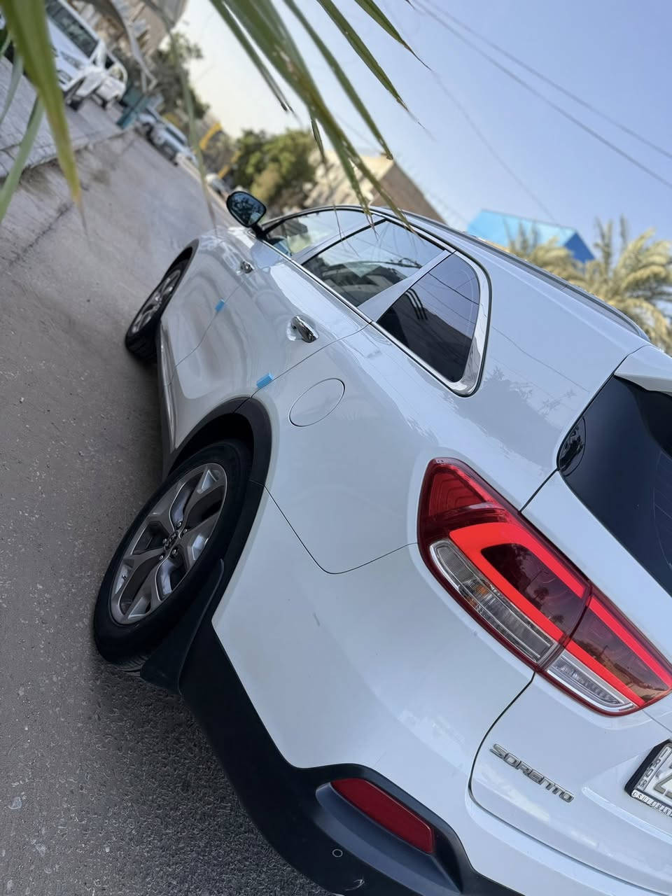 السلام عليكم
كيا سورنتو موديل ٢٠١٦ خليجية السيارة كفالة عامة من كولشي رقم سليمانية الدولي  تحويل ثاني يوم ماشية 155 الف كيلو فقط جديدة معنى الكلمة استخدام شخصي 
السعر ((((((((((182 )))))))))))
وبيها مجال حك الجية مالتك 
* مواصفاتها :. 
محرك 4 سلندر دوش 2400 المرغوب (بدون دوانز) 
حساسات أمامية وخلفية 
كامرة خلفية دوار 
زراك لايت 
لايت زنون بلادي 
اللايت الامامي والخلفي لد 
لد نهاري
كشافات ضباب 
مري شفط 
اشاير بالمري
يدات نيكل 
إنارة باليدات 
نظام الترحيب عند الاقتراب 
نظام ترحيب دخول 
منافذ شحن و يو اس بي 
بصمات دخول وتشغيل 
شاشة لمس 
تحكمات استيرن كاملة
ثلاث وضعيات قيادة 
نزول منحدرات 
مانع الانزلاق 
سبعة راكب 
تبريد بيانو 3 قطع 
مناخين تبريد منفصل الراكب والسائق 
بردأت خلفية بلادي 
تخم اطارات جديدة 
وبعد بيها مواصفات أكثر السيارة جديدة جدا بمعنى الكلمة وعلى ايد وحدة واستخدام قليل  
مكينة كير حدادية كولهن عالشرط 
اسبيرها والجك والكتلوكات على وضع الشركة 
للاستفسار الاتصال على الرقم ***********
مكان السيارة النجف الاشرف
