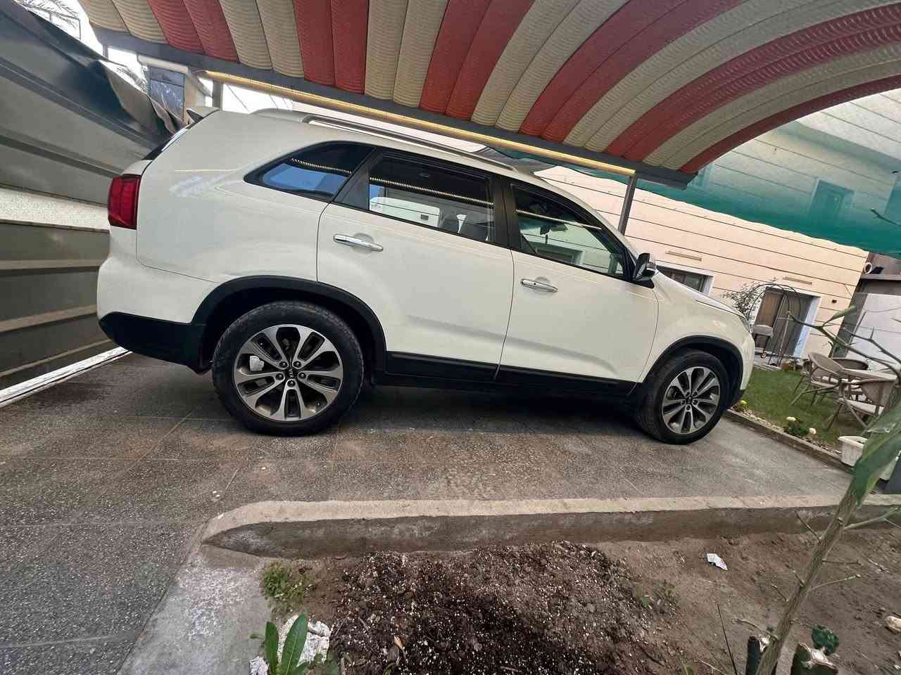 السلام عليكم 
سورنتو 2014 مكفولة 

ماخذها زيرو على ايدي 
ماشي 131 الف كيلو 

سيارة نص فول حساسات وكامرة خلفية 
سيارة ما ناقصها برغي ✅

السعر :: اطلبه بالتعليقات يصلك خاص 📩

رقم صاحب سيارة ***********
