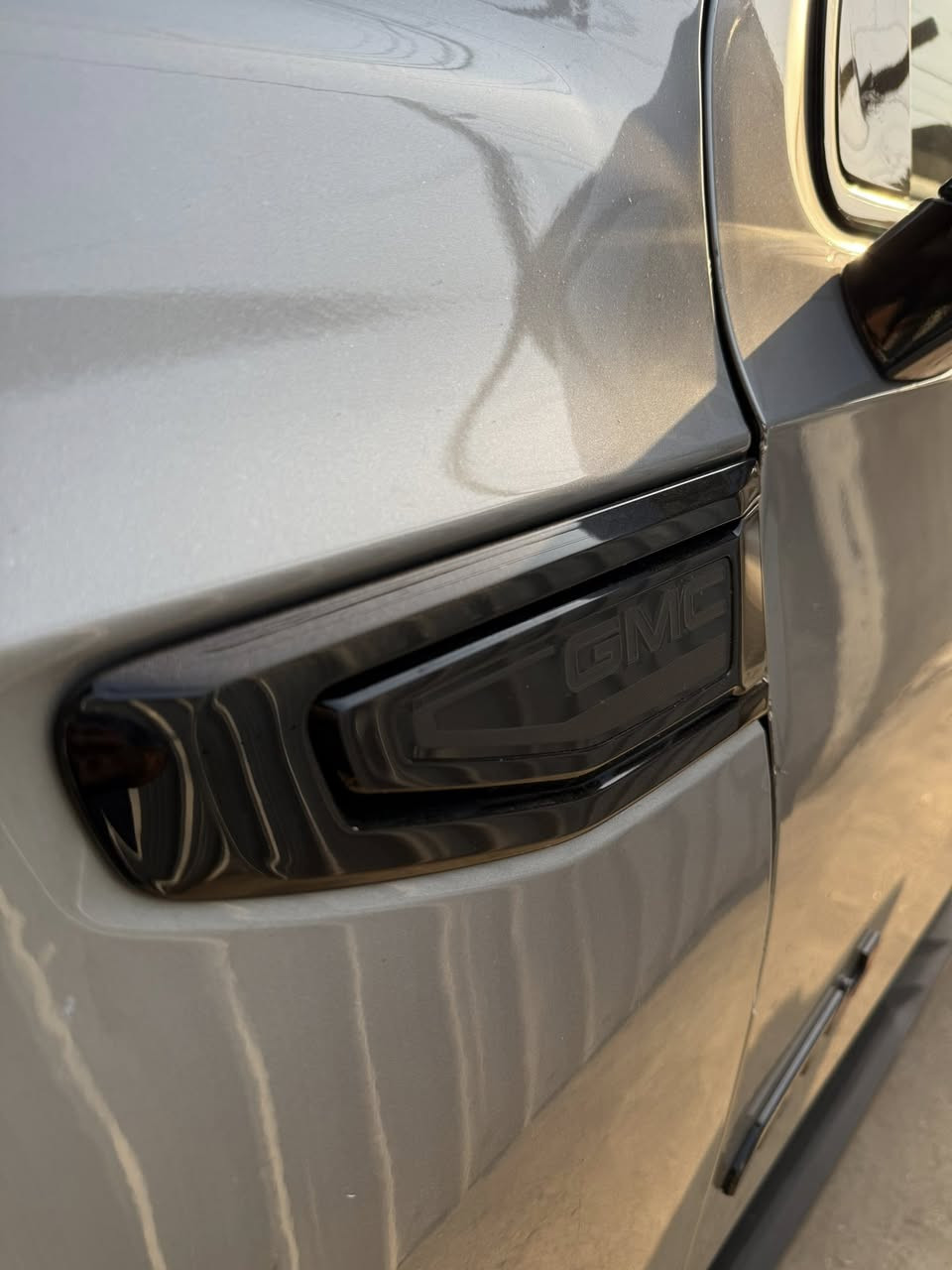 السلام عليكم
GMC
موديل 2023
لون سلفر
وارد أمريكي
ماشية 25 الف ميل
سياره صور الحادث مرفقه في المنشور سيارة ولا قطره صبغ
مبدل بابتين جهة الصدر فقط الباقي كله مرجع ع بيدي ار وشرط السونار سياره مواصفات AT4 معروفه مواصفات فول
رقم الاستفسار ***********
