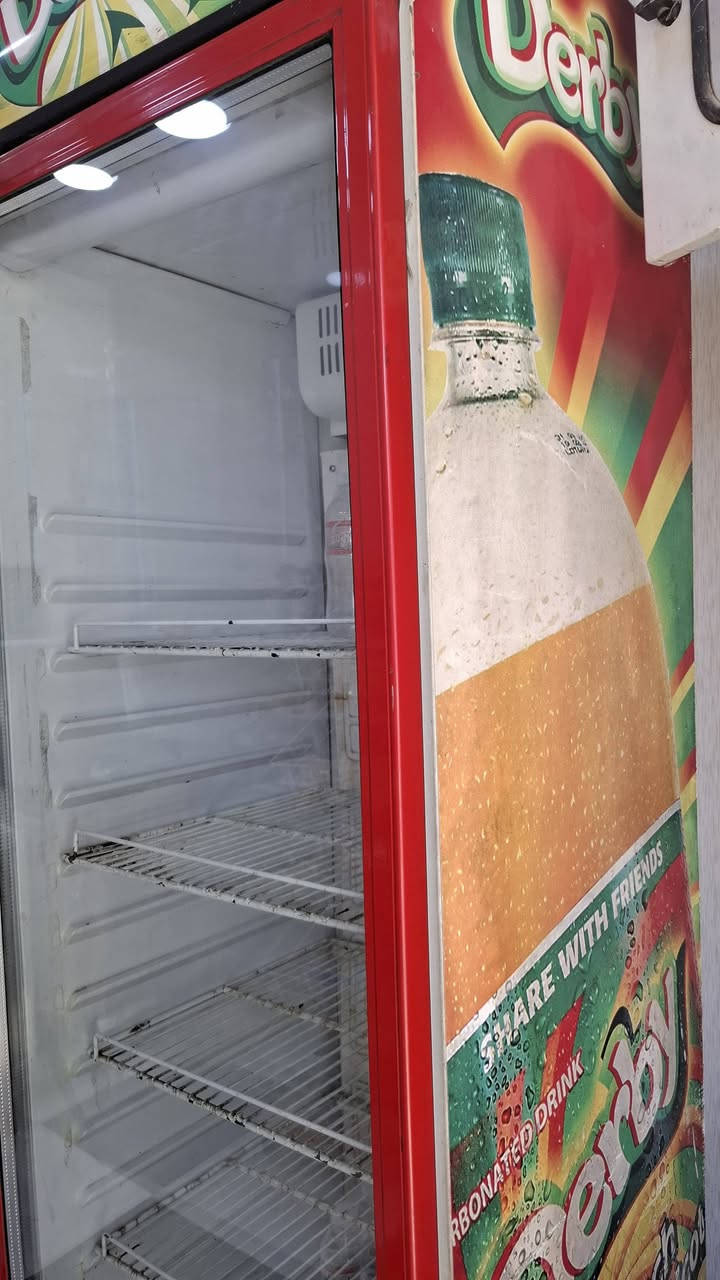 براد عارضه مستعمل ما داخل تصليح باب اول السعر 250000 للاستفسار ***********
