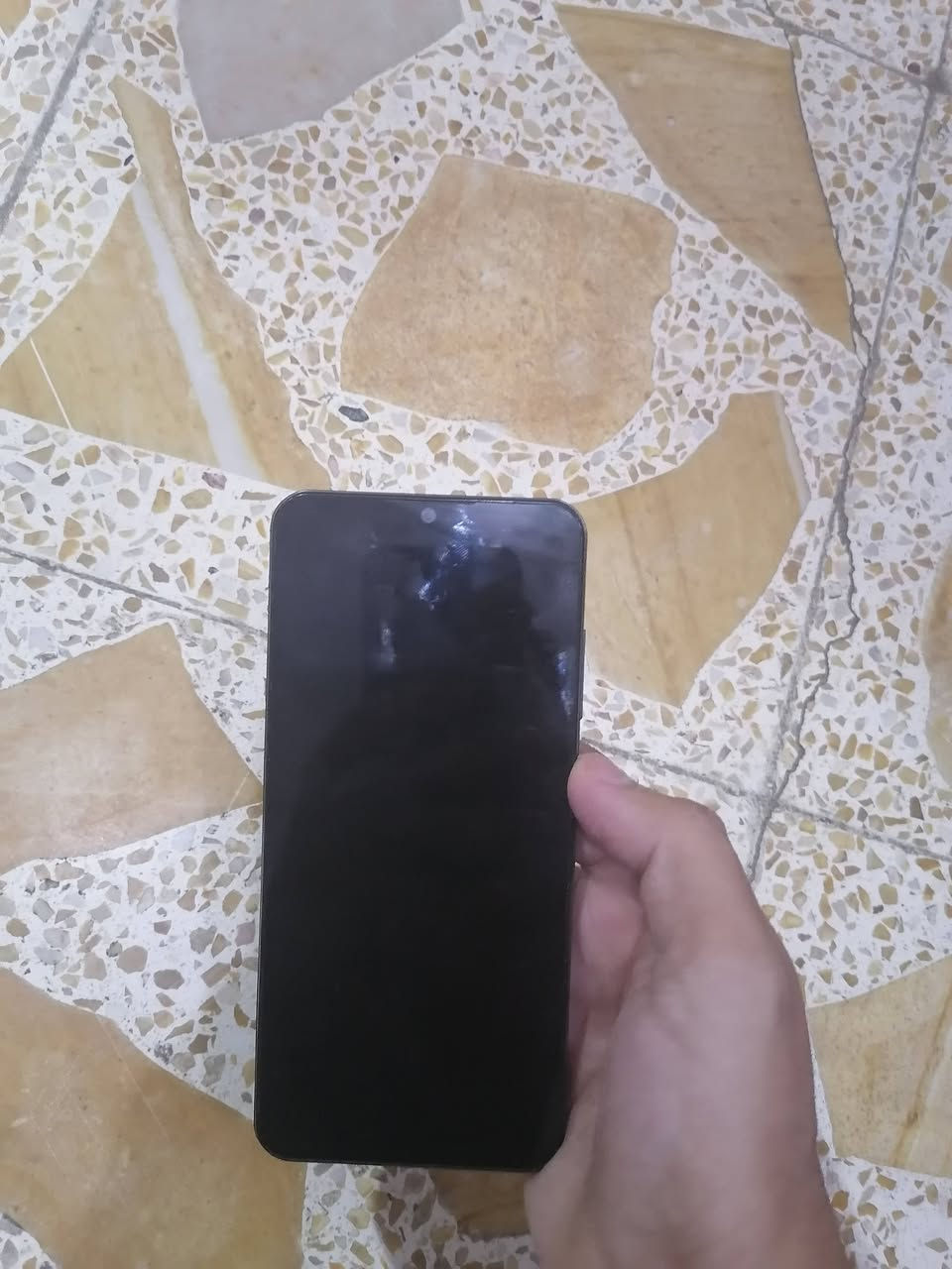 السلام عليكم جهاز C2 جهاز نصيف ما مفتوح ذاكره 128 استخدام بيت للبيع مكان نجف كوفه شارع المطار القديم سعره 110 وبي مجال للشراي للاتصال ***********
