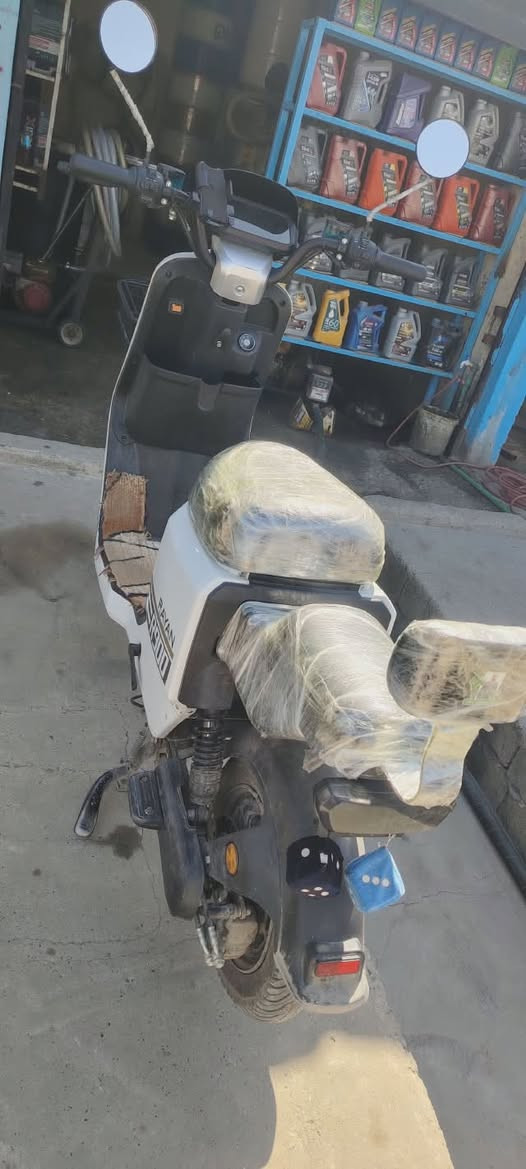 ماطور شحن R900 ماطور جديد بشكل
سعر الماطور 600 وبي مجال شي قليل 
شرط انطي من التاير لل تاير ماامبدل بي كلشي ماطور نضيف شركه الماطور RAYAN سرعة 80 حقيقي 
3 نمر 5 باتريات بي R بك شاحنه اصليه بصمه 2 الماطور تشوفو وجه بوجه


**إذا كنت صاحب هذا الإعلان وتريد حذفه لأي سبب، رجاءا أرسل رسالة إلى الدعم الفني**