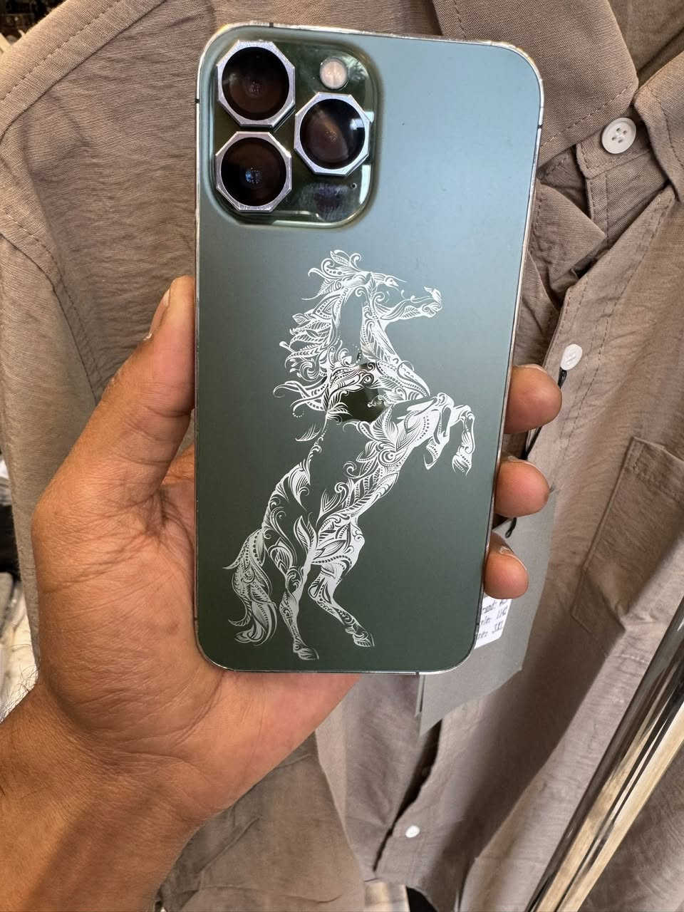 السلام عليكم 
13 برو ماكس  بدون ملحقات 
ذاكرة 256
بطارية 97
كفالة عامة 
الشاصي مطلي ذهب ابيض 
ضهر بلادي 
سعر 875 بي مجال 
مكان الكوت اكو توصيل


**إذا كنت صاحب هذا الإعلان وتريد حذفه لأي سبب، رجاءا أرسل رسالة إلى الدعم الفني**