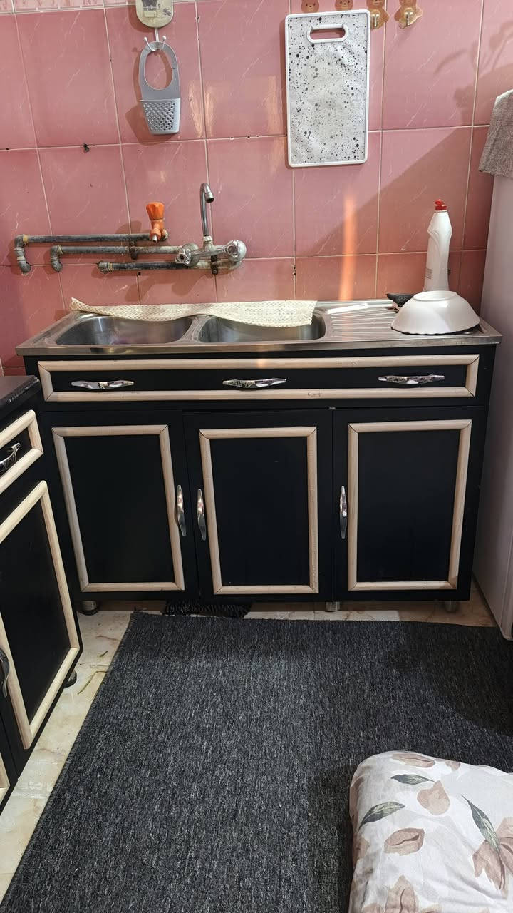 سلام. عليكم كاونتر خشب درجه اولئ للبيع سعره 175 وبي مجال مكاني حله
الاتصال ***********
