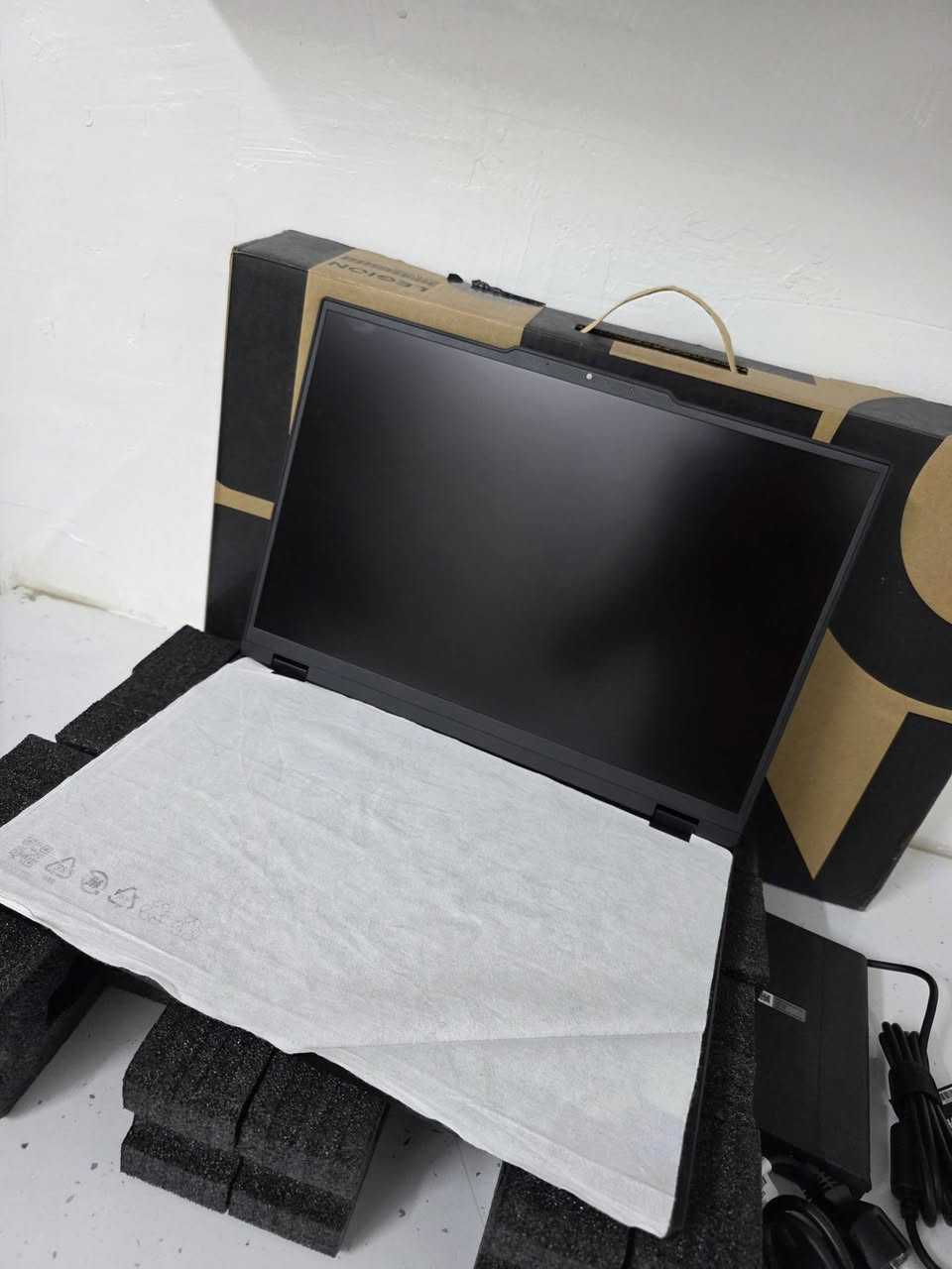 Lenovo Legion ( Open Box )
core i7-13650HX
Ram 24GB DDR5
Hard 1TB SSD
Screen 15.6 Inch
WQXGA IPS 165Htz
RTX 5060-8GB

تەنها لە کارتۆن دەرهاتوە شتێکی زۆر بەهێزە 
هەموو مواسەفاتەکانی لە وێنەکان هەیە 
***********
