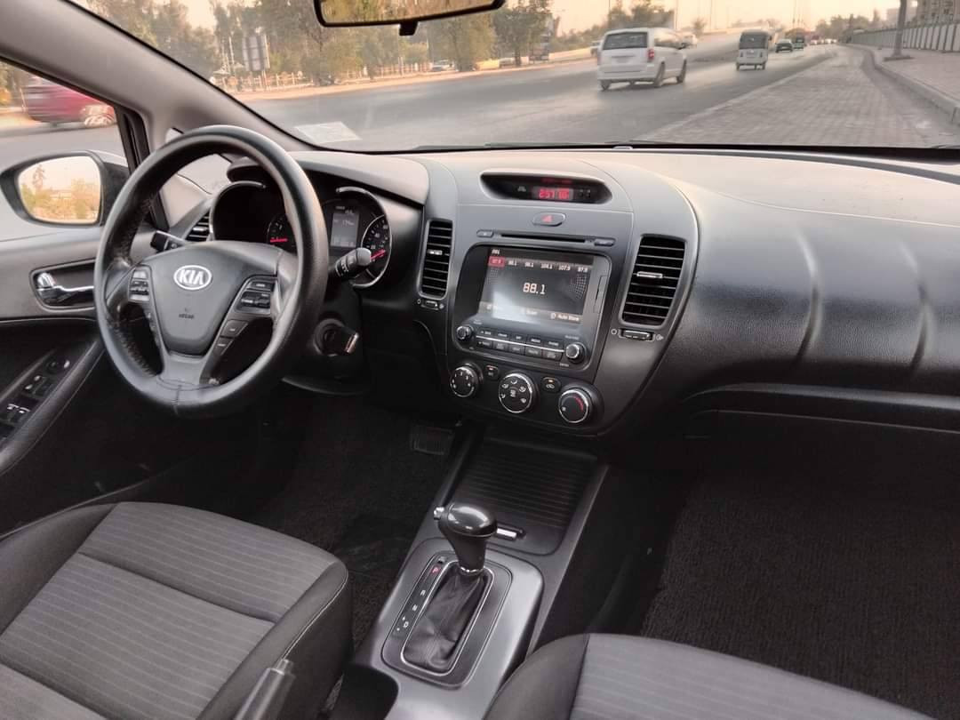 السلام عليكم سياره فورتي امريكي محرك ٢٠٠٠ دوش للبيع السعر ١١٠ وبيها مجال حادث دعاميه وبنيد للتواصل واتساب ***********
