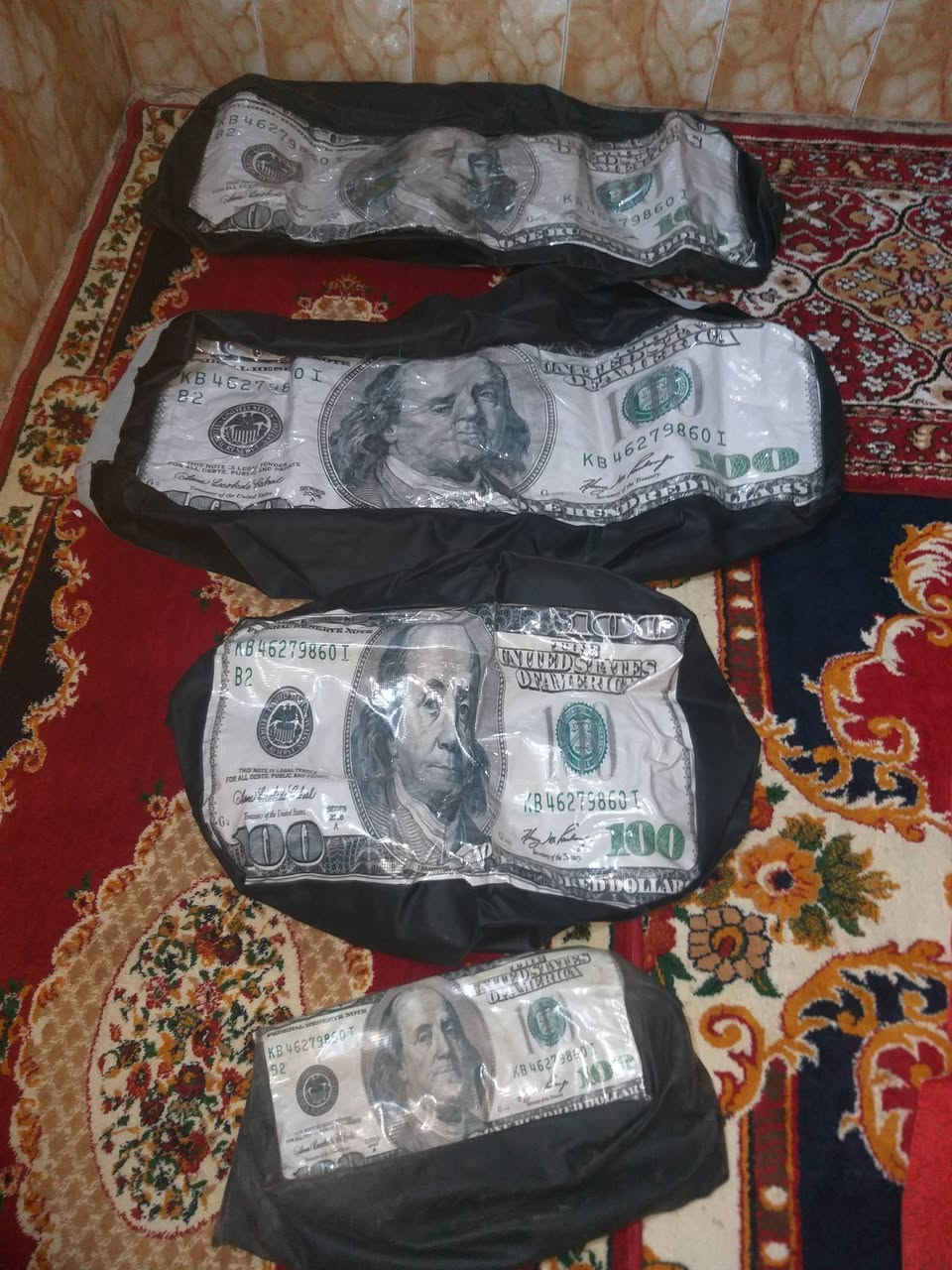 كاعيات ودوشمات جاهزات 
الكاعيات مال تكتك مديل 19 والدوشمه ترهم 
من مديل 20 و19 على 10 تالاف دينار 
قفل جوه السوك***********
