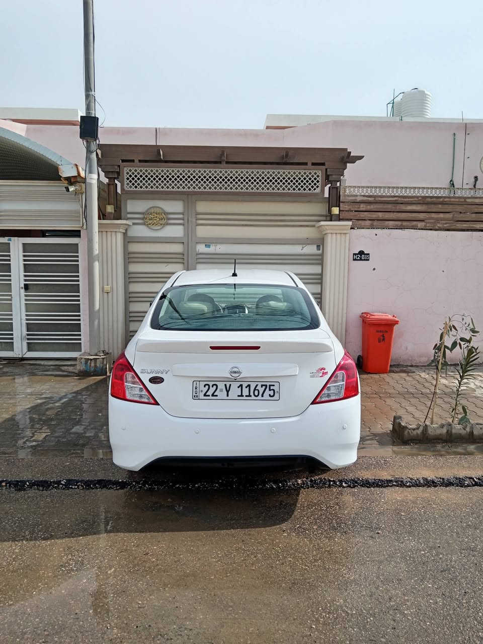 نيسان مصري موديل ٢٥ رقم اربيل ماشيه ١٧ الف كفاله من الضربه والصبغ والحالوب والخطا المصنعي بحالت الشركة وغراضه كامله  بيه شخط يم قبق البانزين موجود بالصور ممتواجد عالنت *********** السعر ١٢٤بيه مجال بسيط
