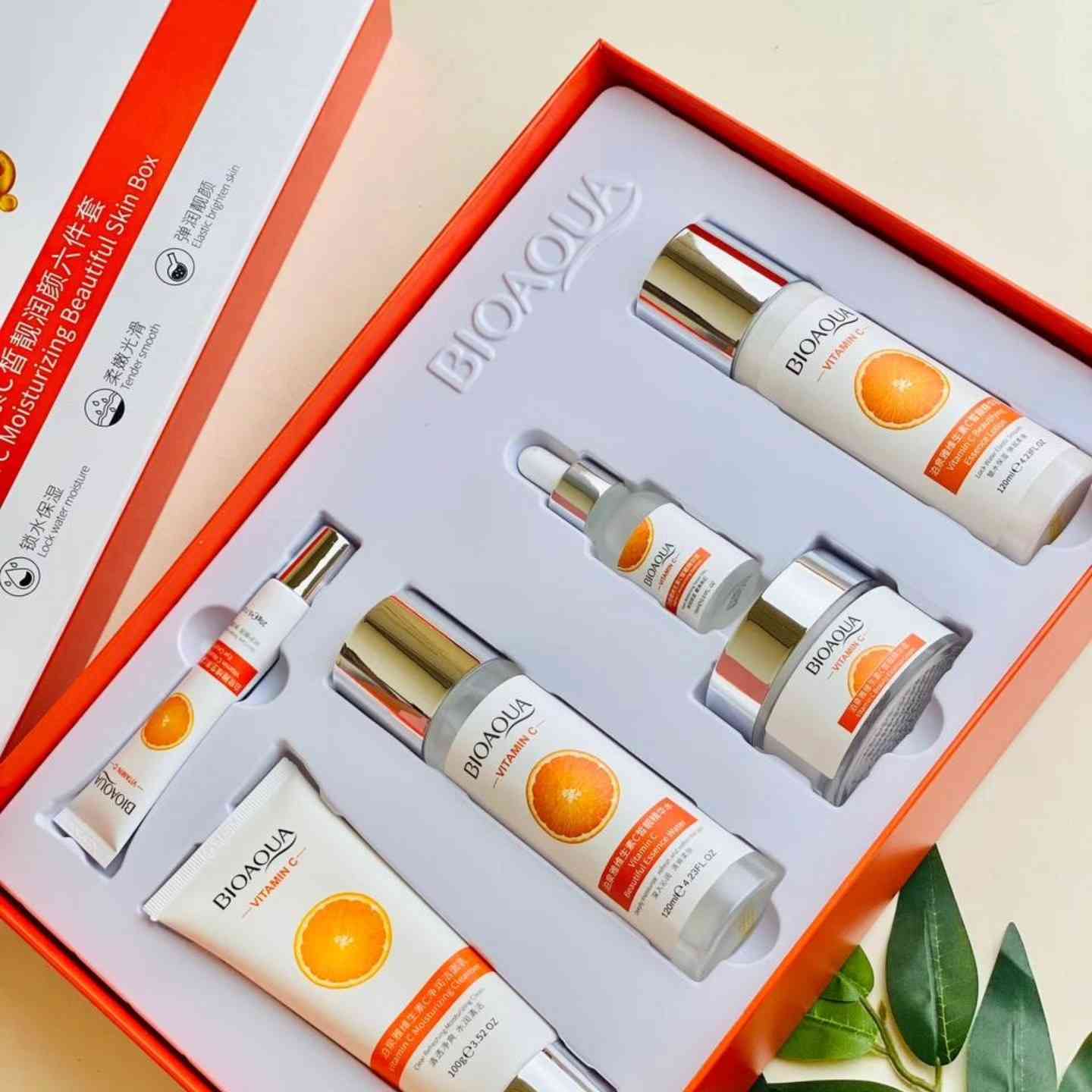 🍊بكج فيتامين C الكوري 
يرطيب البشرة وتغذيتها بقوة وعمق واعادة اشراقتها الرائعة تفتيح ملحوظ للبشرة تخليص البشرة من الزيوت الزائدة والقضاء على جفافها وحفظ الرطوبة لفترة طويلة lock water منتجات خفيفة على البشرة وغنية بمستخلص فيتامين سي الطبيعي يزيل الهالات السوداء حول العين نعومة رائعة واشراقة لا مثيل لها يعيد مرونة البشرة ويجعلها صحية اكثر

سعر البكج ٢٠  الف


**إذا كنت صاحب هذا الإعلان وتريد حذفه لأي سبب، رجاءا أرسل رسالة إلى الدعم الفني**