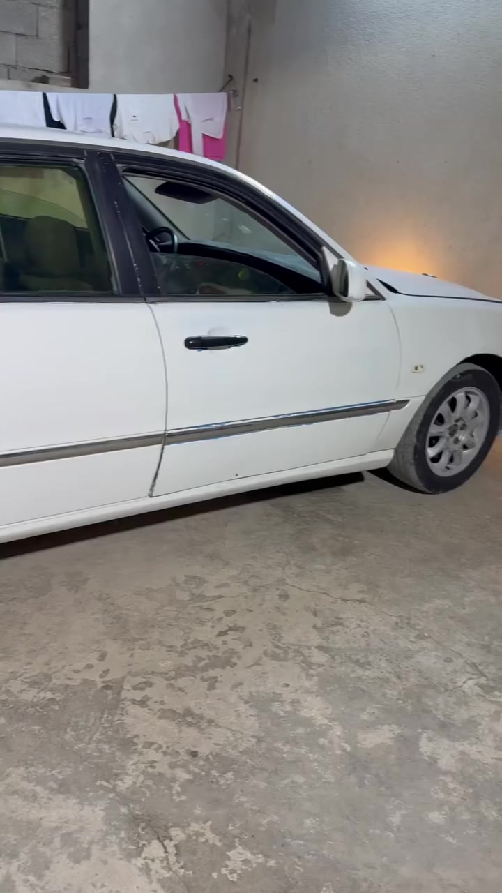 السلام عليكم كيا اوبرص مديل 2006 مال مزاد كير ومكينه بلاد حداديه اماميه جديده كهربائيات كله شغاله السياره سابقاً شغاله مابيه شي بس هسه جاي دير وما تشتغل ابيع سياره طافيه للستفسار ***********
