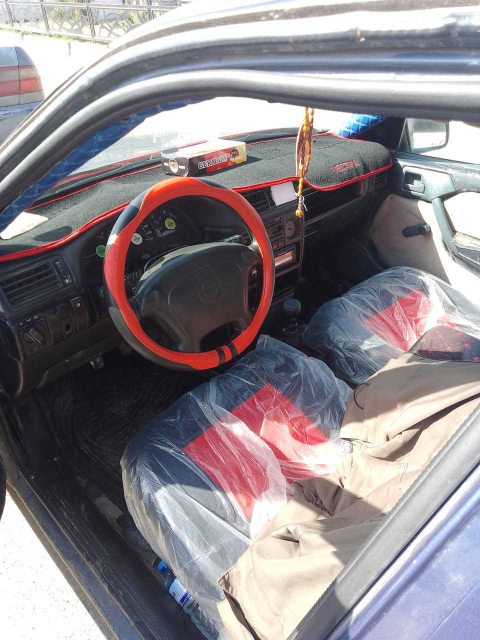 السلام عليكم 
اوبل فكترا موديل 1992 حجم1.8 
كير مكينه شرط 
شرط التحويل 
تنته اسلايت استيرن باور 
السعر 35 اتصال ودلل
اسيا ***********
كورك ‏‪0751 524 3812‬‏
مكان السياره موصل حمام علي
