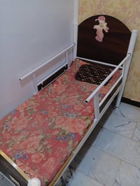 تخت • غرفة نوم