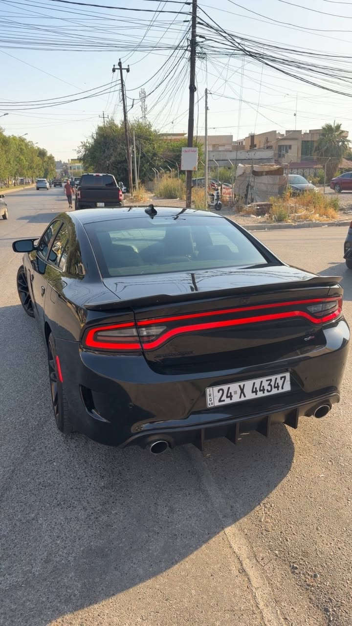 جارجر RT موديل 2023
محرك V8 5700cc
النداء الاخير  بلاك أدشن
الممشى ; 49,000 ميل

الموصفات
1 - سستم صوت الباين
2 - شاشة كبيرة + GPS
3 - كامرة خلفية وحساسات 
4 - تحكم استيرن
5 - شفتات استيرن 
6 - كشنات تدفئة

رقم دهوك سنوية وهزة اصدار 2026
والسيارة باسمي شرط التحويل

الضرر ربع جاملغ خلفي جهة السايق بدون دواخل و ايرباك

السعر (255)

 للاتصال : ***********
