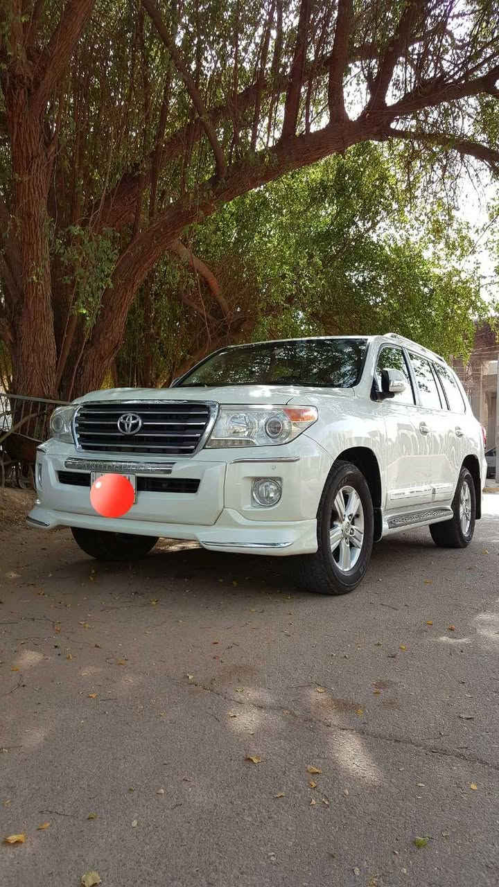 للبيع لاندكروز موديل ٢٠١٣ فطيم باسمي عنواني بغداد ٦ سلندر فتح سقف  حساسات امامي وخلفي تخم تاير مري شفط محرك خير من الله بلادي ما مفتوح صدر جيد وباقي مواصفات تعرفونه بيه صبغ بالجاملغ خلفي من جهة الصدر دعاميه الأمامي بيه شخود بجهة الايمن سعر ٣٨ رقم بغداد ن  تحويل ثاني يوم رقم هاتف ***********
