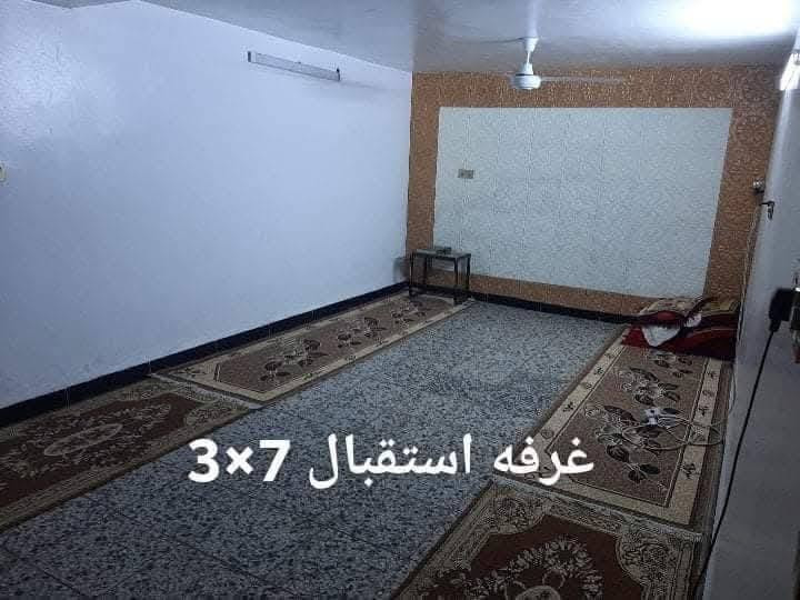 السلام عليكم
بيت للبيع مدينة الصدر قطاع ٤ الدور قرب سوق الاولى قريب على الشارع العام مال داخل 
المحتويات الطابق الاول 
استقبال ٧×٣ + هول ٥×٥+ غرفة ٥×٤+ مطبخ٥×٤ + حمامات
علما غرفه الاستقبال حاليا تم تغليفها مع الهول والغرفه 
الطابق الثاني ٣ غرف + هول 
وتوجد غرفة مخزن+سطح
السعر  240وبي مجال
***********
