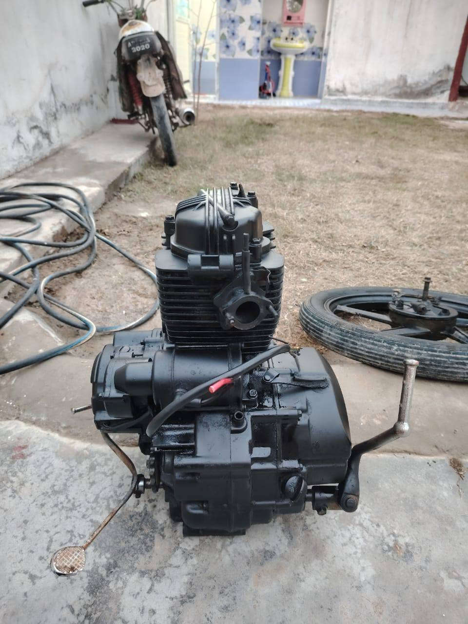 سلام عليكم محرك خيرمن الله شقال كلشي مابي لمكان عزيزية  سعر 75  رقم ***********
