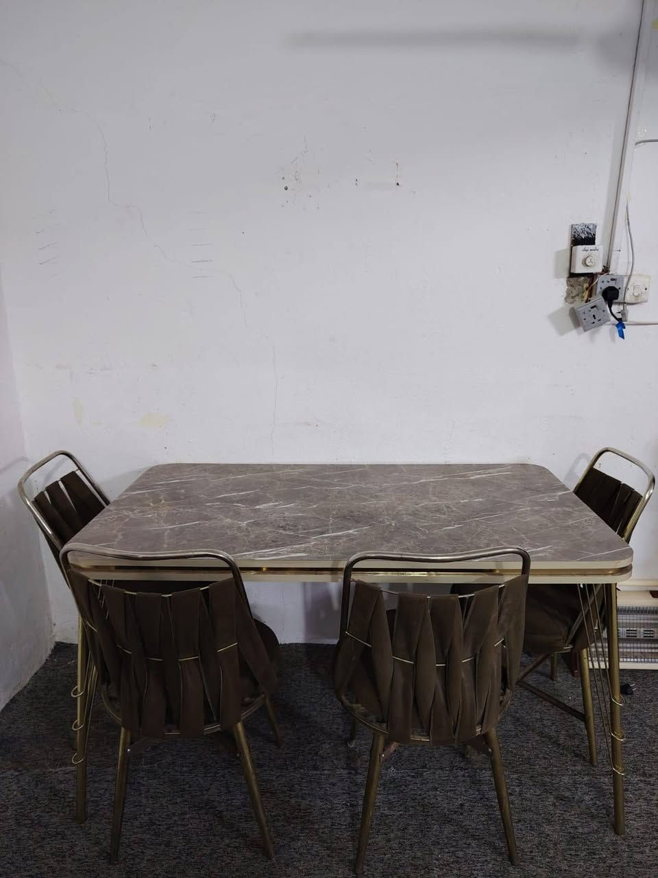 ميز طعام جديد ونظيف ومابي اي ضرر ب 150 وبي مجال


**إذا كنت صاحب هذا الإعلان وتريد حذفه لأي سبب، رجاءا أرسل رسالة إلى الدعم الفني**