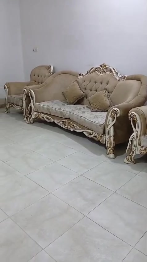 يوجد تخم قنفات ملكي مستعمل ونظيف للبيع 
كربلاء المقدسة 
ت/ ***********
***********
