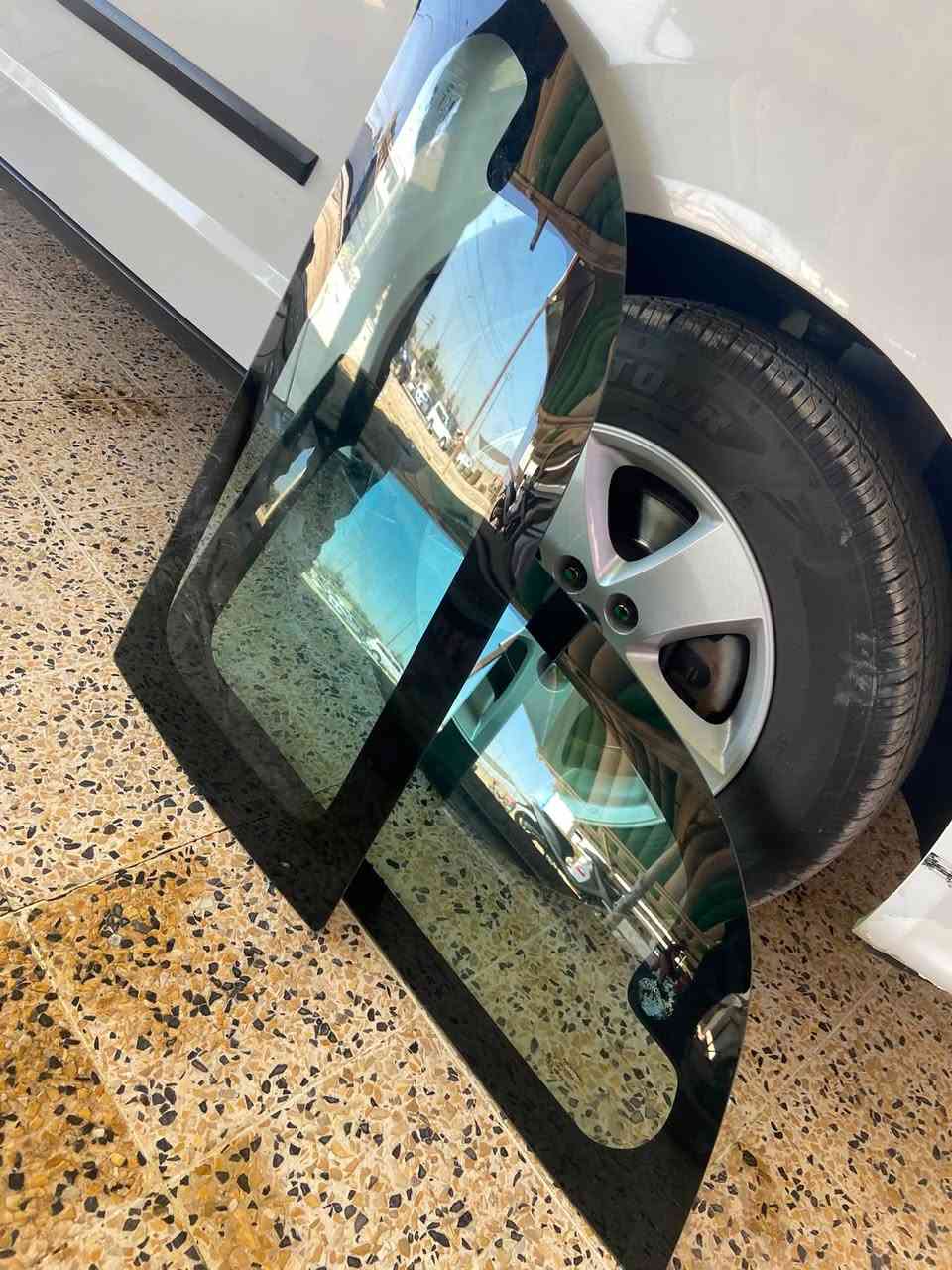 البيع جامات السمجة الي وره الباب السلايت سياره دوج كرفان***********
