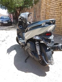 دراجه جي تي ار مع صالحه واي النازله من الرمبه دراجه مقفوله سعر 1,100 ب...