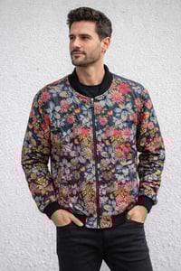 قمصلة جلد براند ايطالي رجالي ترهم نسائي قياس 3اكس تلبس وزن من90الى100....