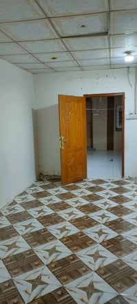 غرفتين • طابق ثاني • قرب جامع السهلاني