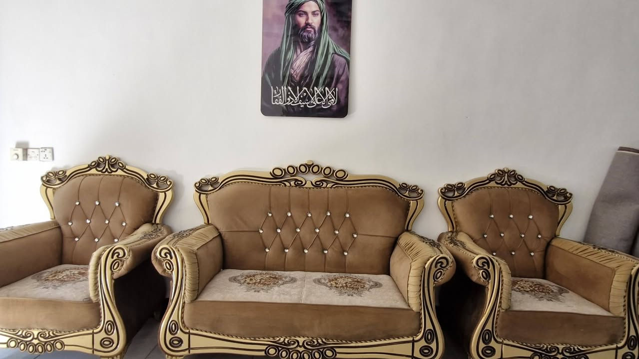 تخم عشر مقاعد مستعمل يشبه الجديد للبيع ***********

