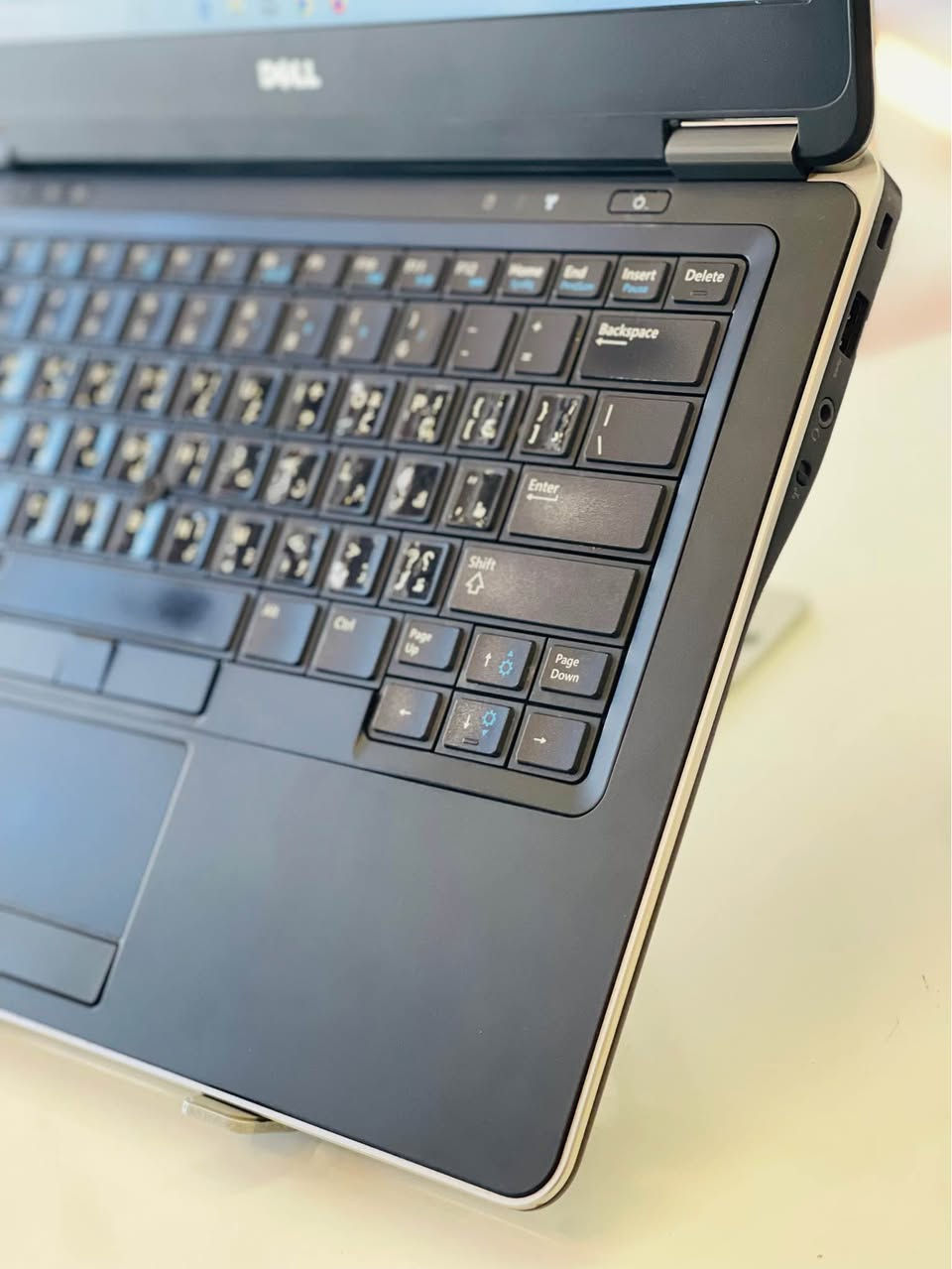 🔥155 الف 🔥

Laptop DELL 7440 🇺🇸

 core i7 ✅

جيل الرابع 🔥

RAM4 GB قابل للتطوير 🔥

هارد بسعة 256 SSD سريع جداً🚀

شاشة بحجم 14 فول HD 🖥️

منفذ HDMI port 🎞️

منفذ usb  عدد 3

منفذ aux 

بطارية تدوم اكثر من ساعة  🔋

ملاحقات الجهاز شاحنة اصلية 🔌 + حقيبة 

نظافة الابتوب 99٪؜

العنوان الموصل الزهور دورة سيدة الجميلة  📍

مجاور قهوة سرحان مكتب فوكس ستور  

يتوفر توصيل جميع محافظات العراق 🚚🚛🚚🚛

تفاصيل اكثر :☎️ ***********.☎️*********** موصل, نينوى
