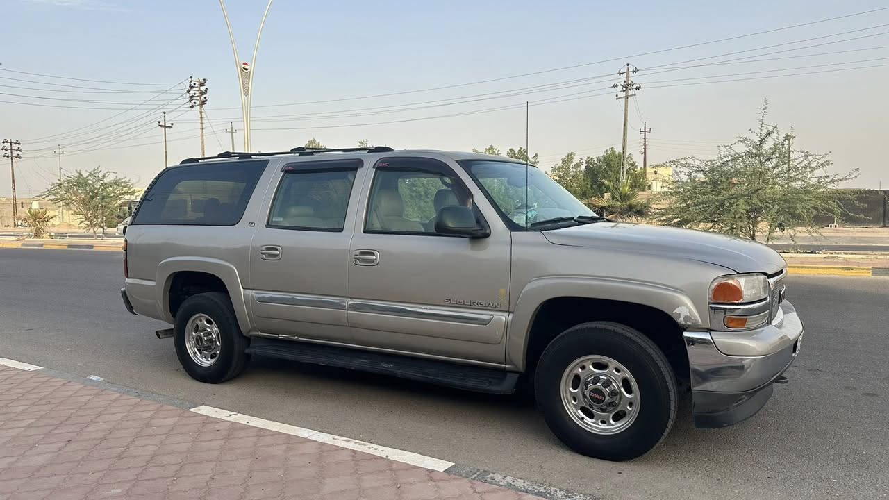 سلام عليكم جمسي فحل  الفينيه  للبيع موديل 2001 مكينه 8100 كير1000 سنويه جديده بسمي سياره تبريد شغال كهربائيات جهازه سيارها مصبوغه عام جماليه سعر 130 بيه مجال بصيط رقم الهاتف ***********
