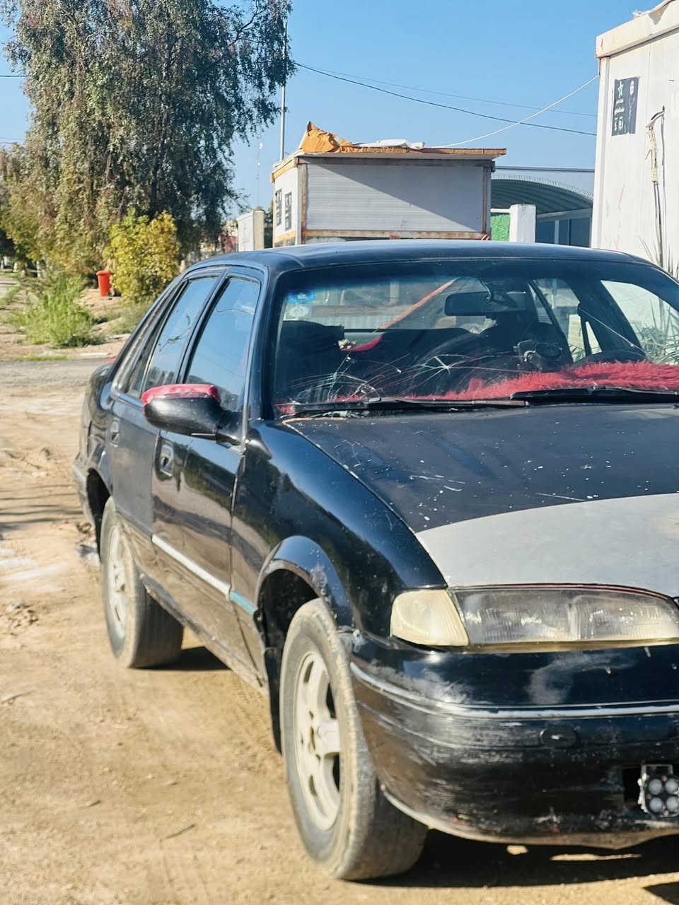 السلام عليكم برنس فراشه للبيع موديل ١٩٩٦ رقم بغداد سياره باسمي تحويل ثاني يوم
كير عادي سياره جاهزه مابيها شي سنويه لل٢٩ داخله هزه 
محرك ٢٠٠٠ كفاله وكير خير من الله
سياره مكانها الانبار عامرية الفلوجه سعرها ٢٦ وبيها مجال
اتصل ***********
